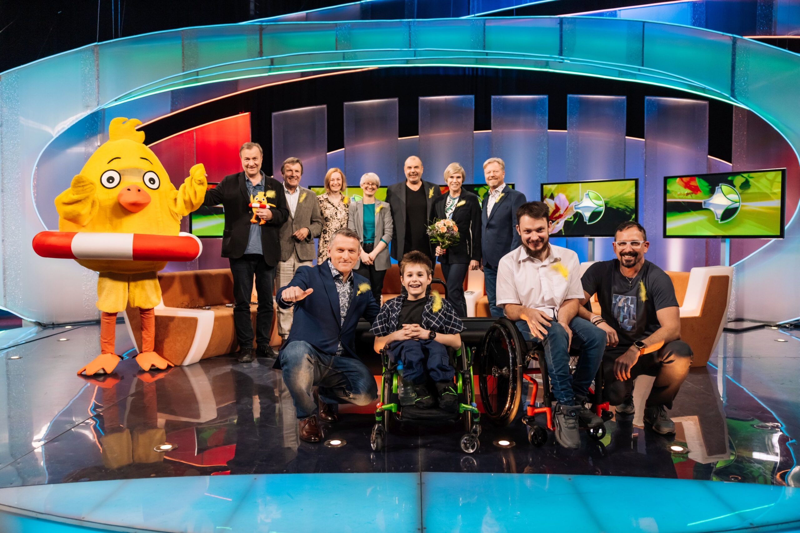 Zábavná show, kde největší hvězdou je příroda sama. Moderátoři Maroš Kramár a Vladimír Kořen vás provedou pořadem, u kterého se budete divit, žasnout a bavit.