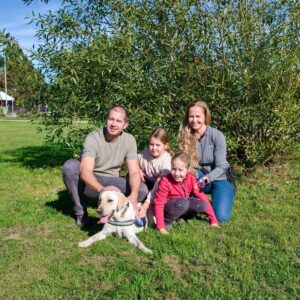 Anettka s rodinou a pejskem